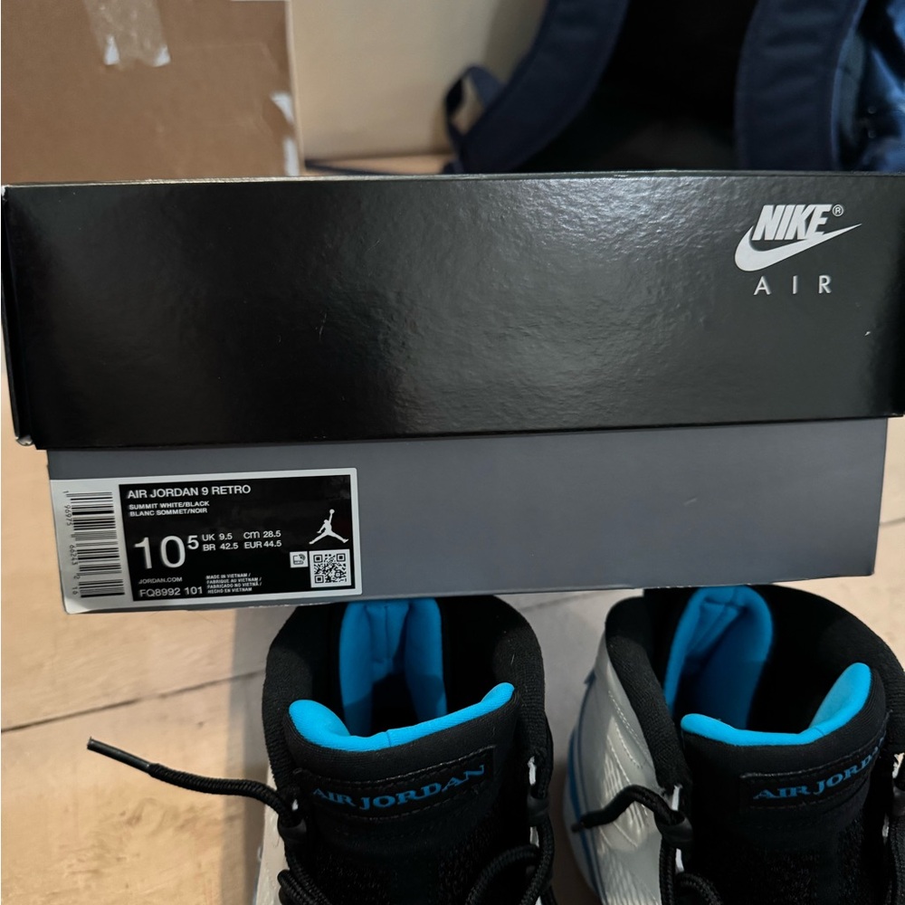 Men’s 10.5 Air Jordan 9 Retro “Powder Blue” - Picture 9 of 9